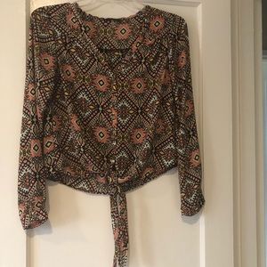 Colorful blouse with tie at the waist